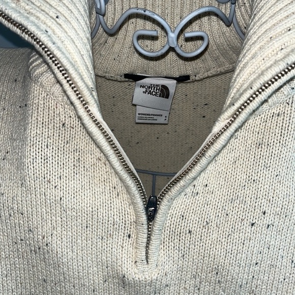 The North Face Crestview 1/4 Zip Sweater - Picture 5 of 8